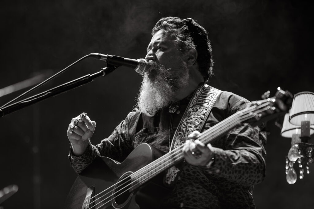 Molotov en acústico sorprende en Pa’l Norte 2026