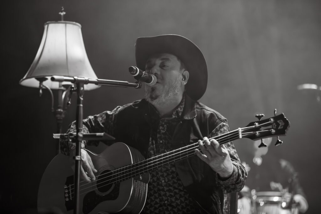 Molotov en acústico sorprende en Pa’l Norte 2026