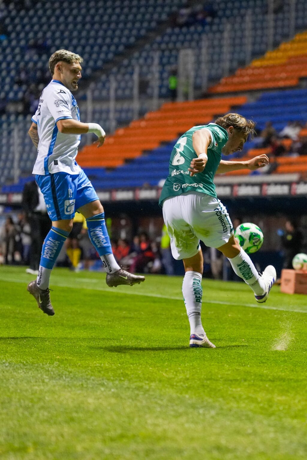 Puebla vs León | J14 Liga MX CL 26. Foto: Alberto Maurno