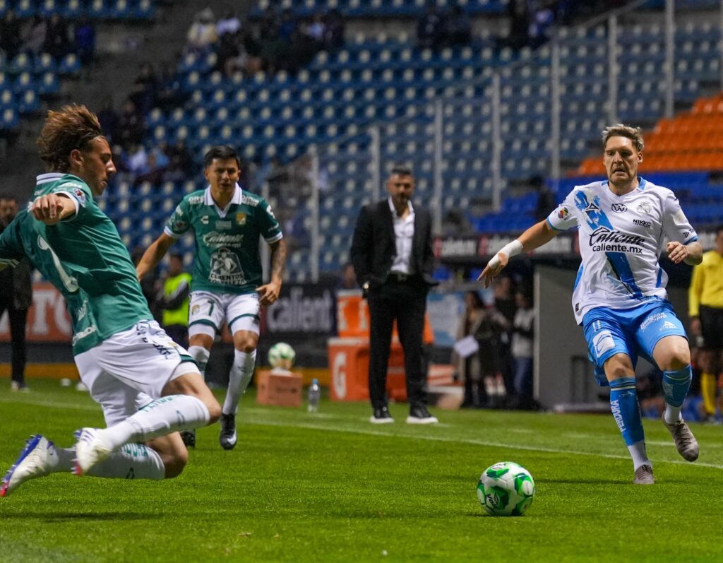 Puebla vs León | J14 Liga MX CL 26. Foto: Alberto Maurno