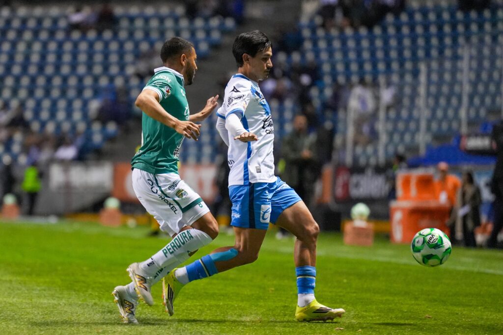 Puebla vs León | J14 Liga MX CL 26. Foto: Alberto Maurno