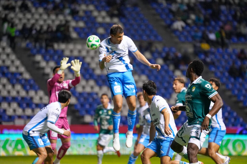 Puebla vs León | J14 Liga MX CL 26. Foto: Alberto Maurno