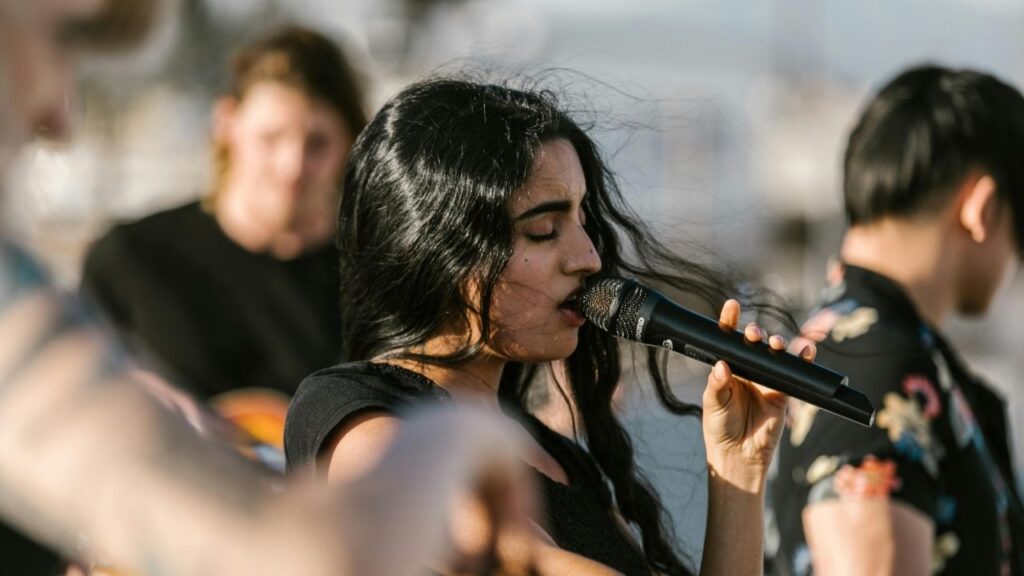 Canciones que todos cantan mal (y no lo sabías)