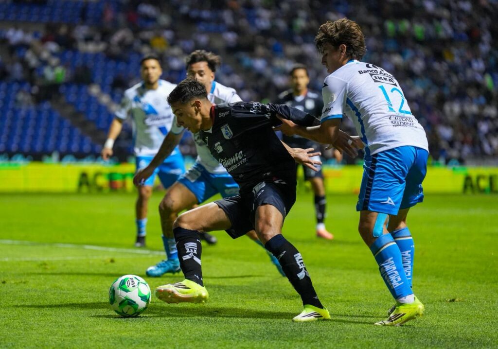 Puebla vs Querétaro | J17 Liga MX CL 26. Foto: Alberto Maurno