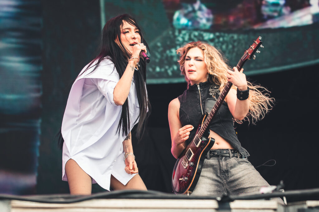 The Warning & Paty Cantu en el Tecate Pa´l Norte 2026. Foto: Ludwin Cuevas