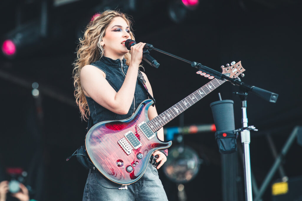 The Warning & Paty Cantu en el Tecate Pa´l Norte 2026. Foto: Ludwin Cuevas