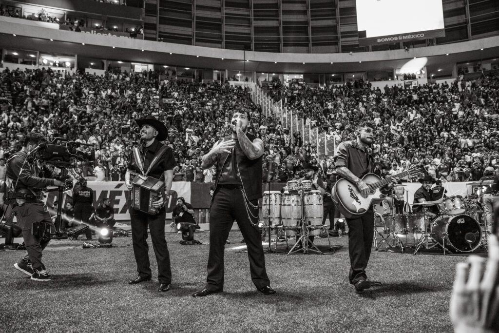 Grupo Frontera en el Estadio Cuauhtémoc. Foto: Ludwin Cuevas