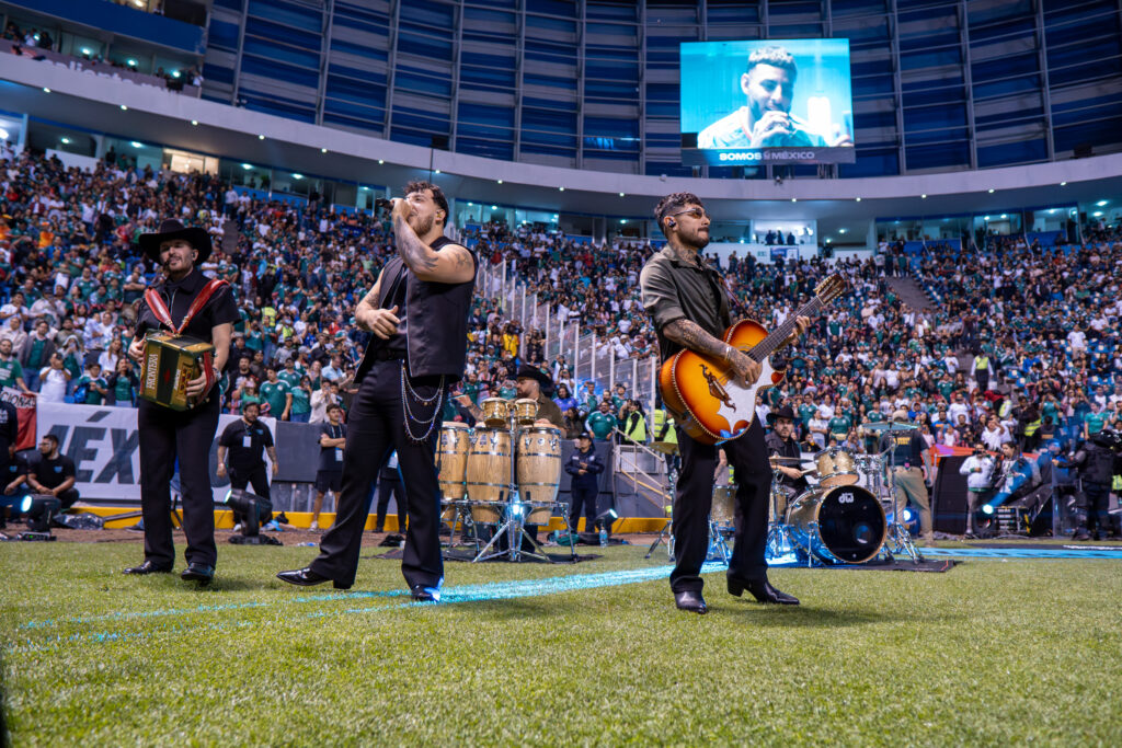 Grupo Frontera en el Estadio Cuauhtémoc. Foto: Ludwin Cuevas