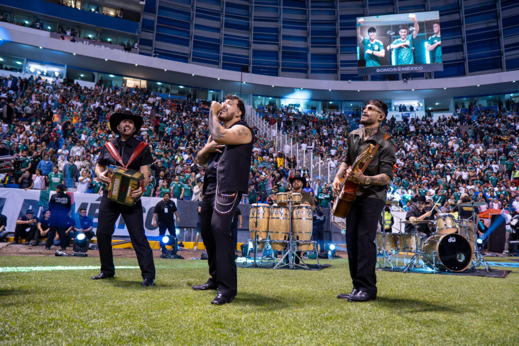 Grupo Frontera en el Estadio Cuauhtémoc. Foto: Ludwin Cuevas