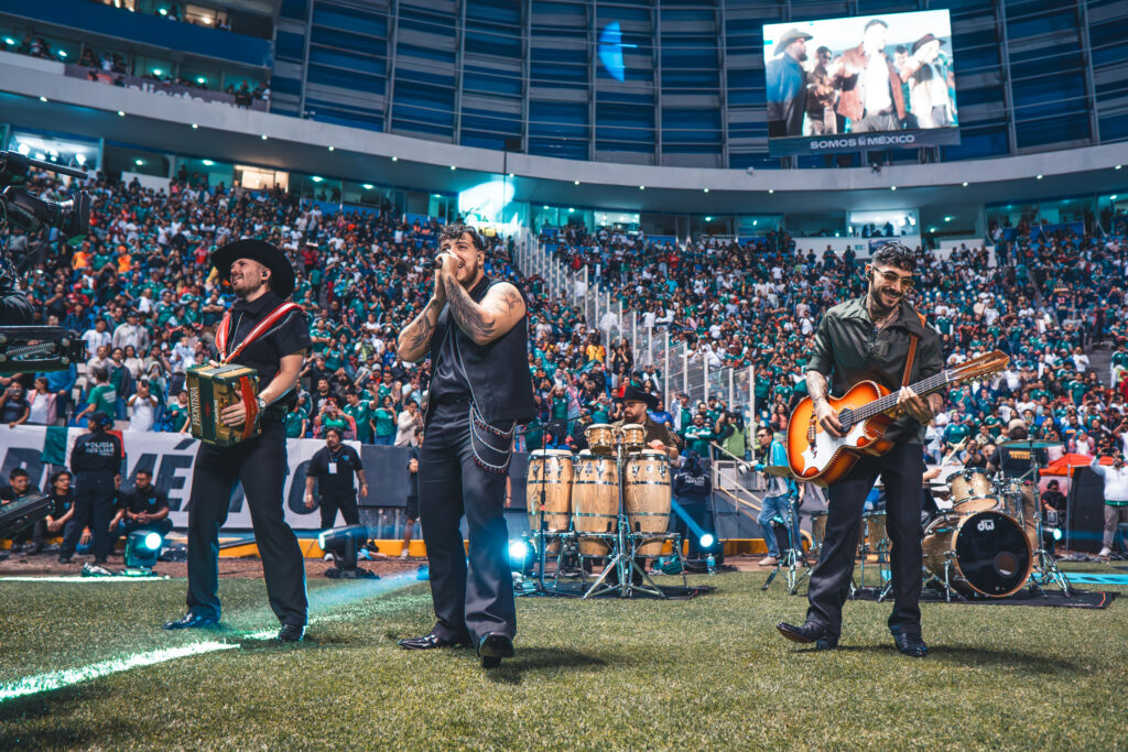 Grupo Frontera en el Estadio Cuauhtémoc. Foto: Ludwin Cuevas