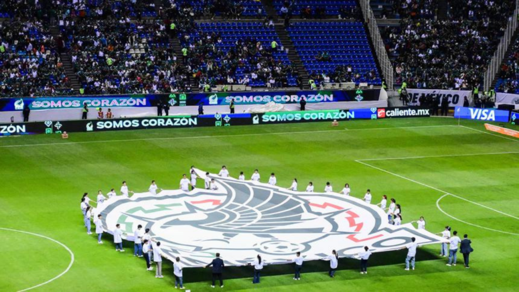 Celebridades en el México vs Ghana en Puebla