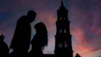 Jueves Retro recordó canciones sobre amantes y amores ocultos