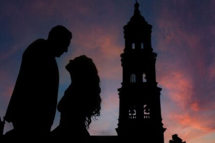 Jueves Retro recordó canciones sobre amantes y amores ocultos