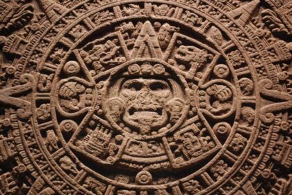 Esculturas que cuentan la historia de México: un recorrido con Héctor Fernández de Lara