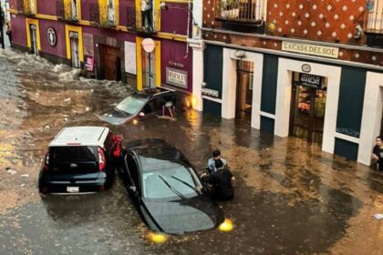 Lluvias dejan pérdidas millonarias a comerciantes de la 2 Oriente en Puebla