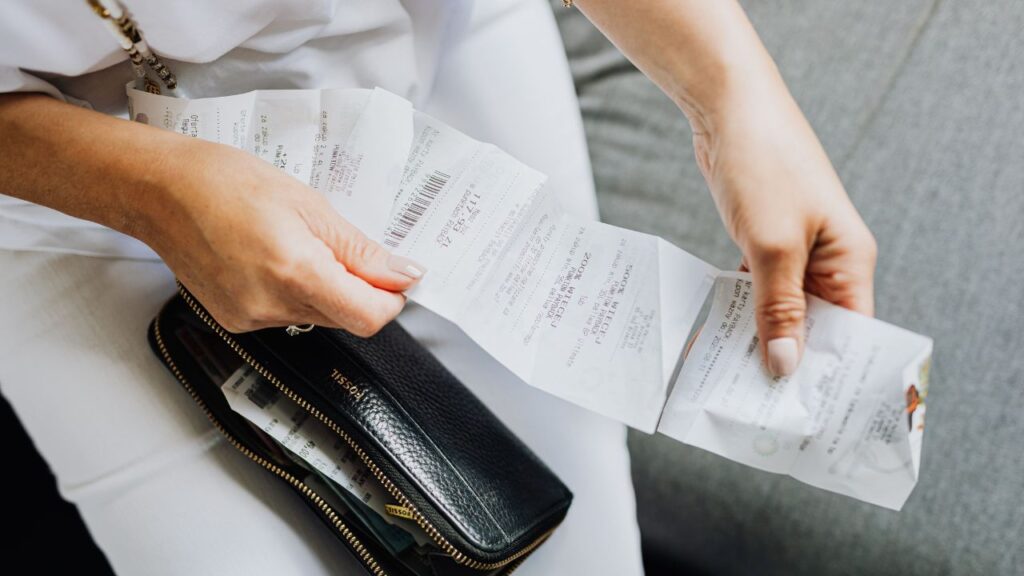 ¿Guardar recibos de compra puede ser peligroso?
