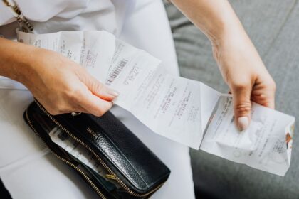¿Guardar recibos de compra puede ser peligroso?