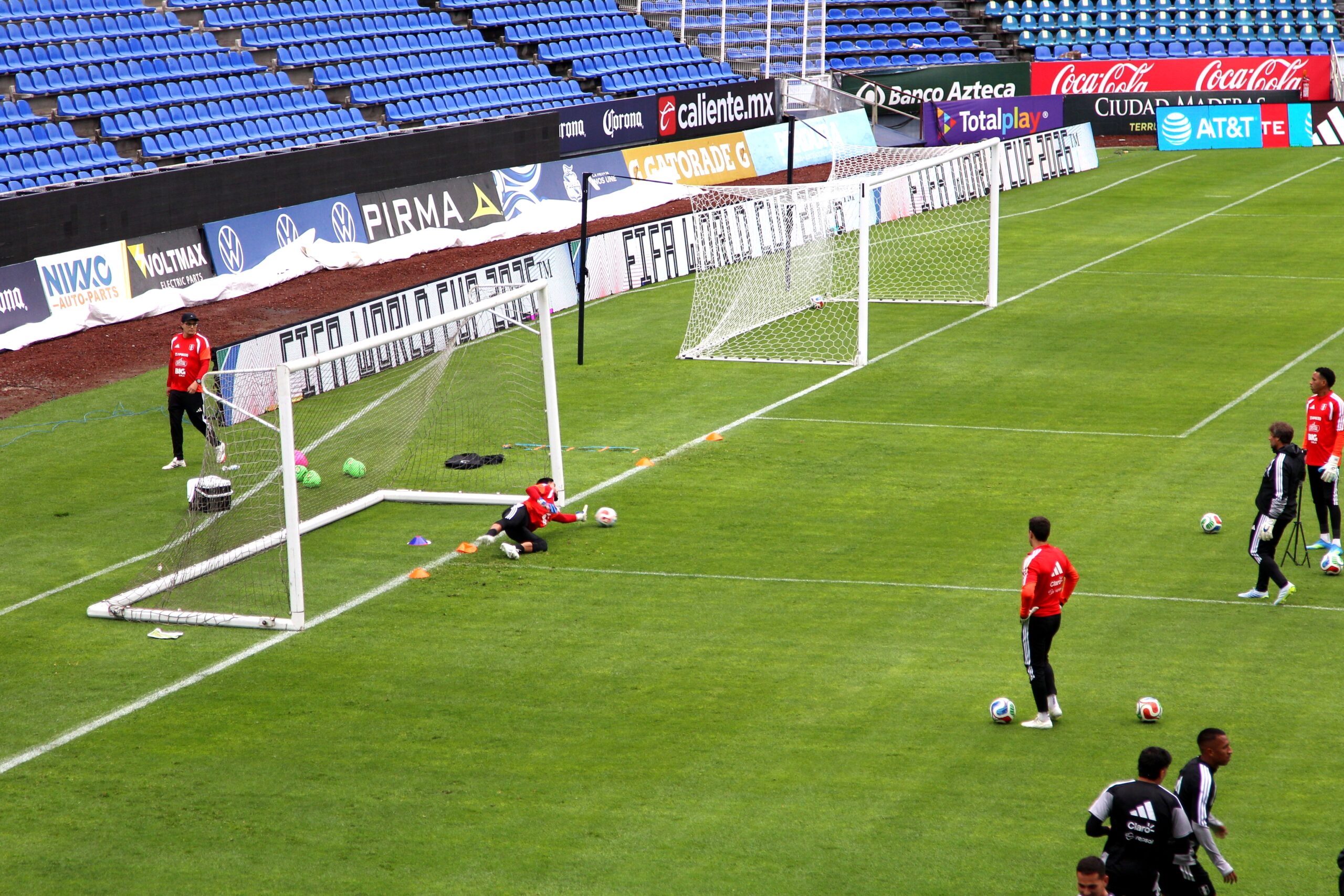 Perú y España afinan detalles para su duelo internacional en el Estadio Cuauhtémoc