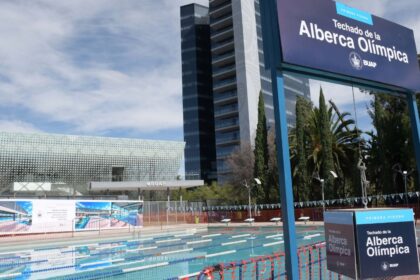 BUAP moderniza alberca olímpica con nueva cubierta