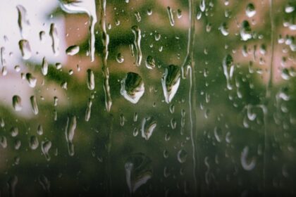 Lluvia y granizo provocan inundaciones en Puebla