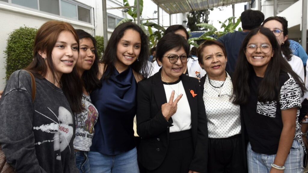 Preparatoria 2 de Octubre de la BUAP celebra 45 años