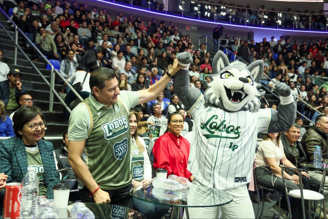 Armenta Mier preside encuentro de básquetbol profesional en Puebla