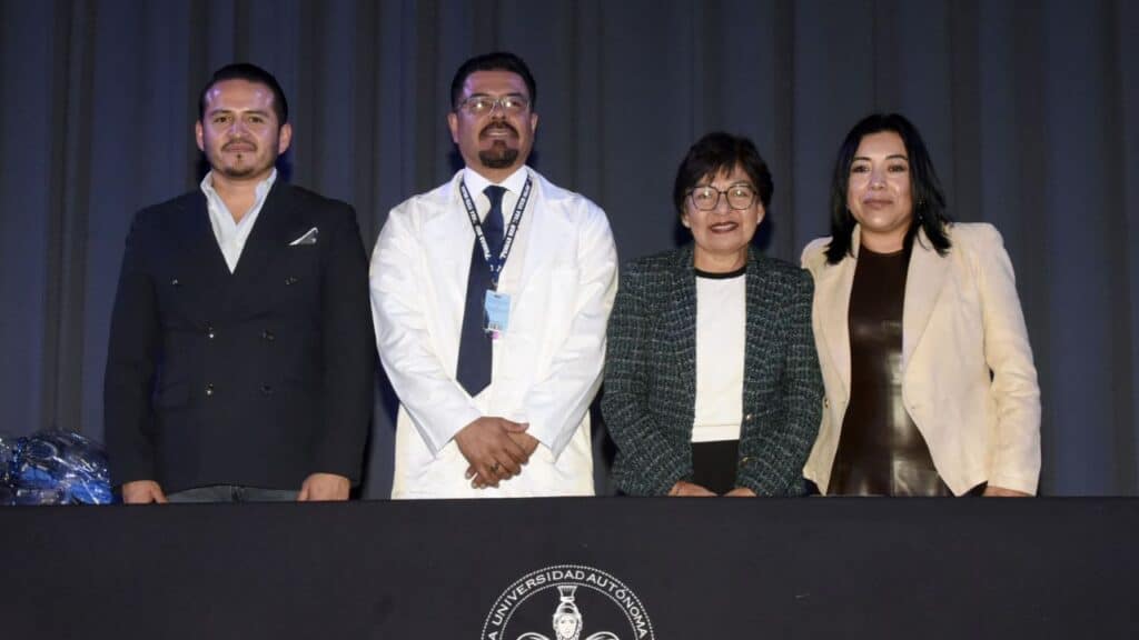 BUAP reconoce a médicos del Hospital Universitario de Puebla
