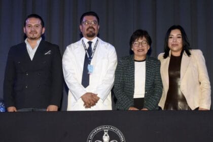 BUAP reconoce a médicos del Hospital Universitario de Puebla