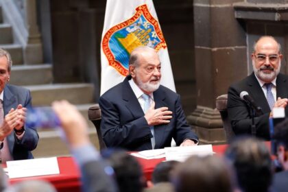 Carlos Slim anuncia inversión de 4 mil mdp en Puebla