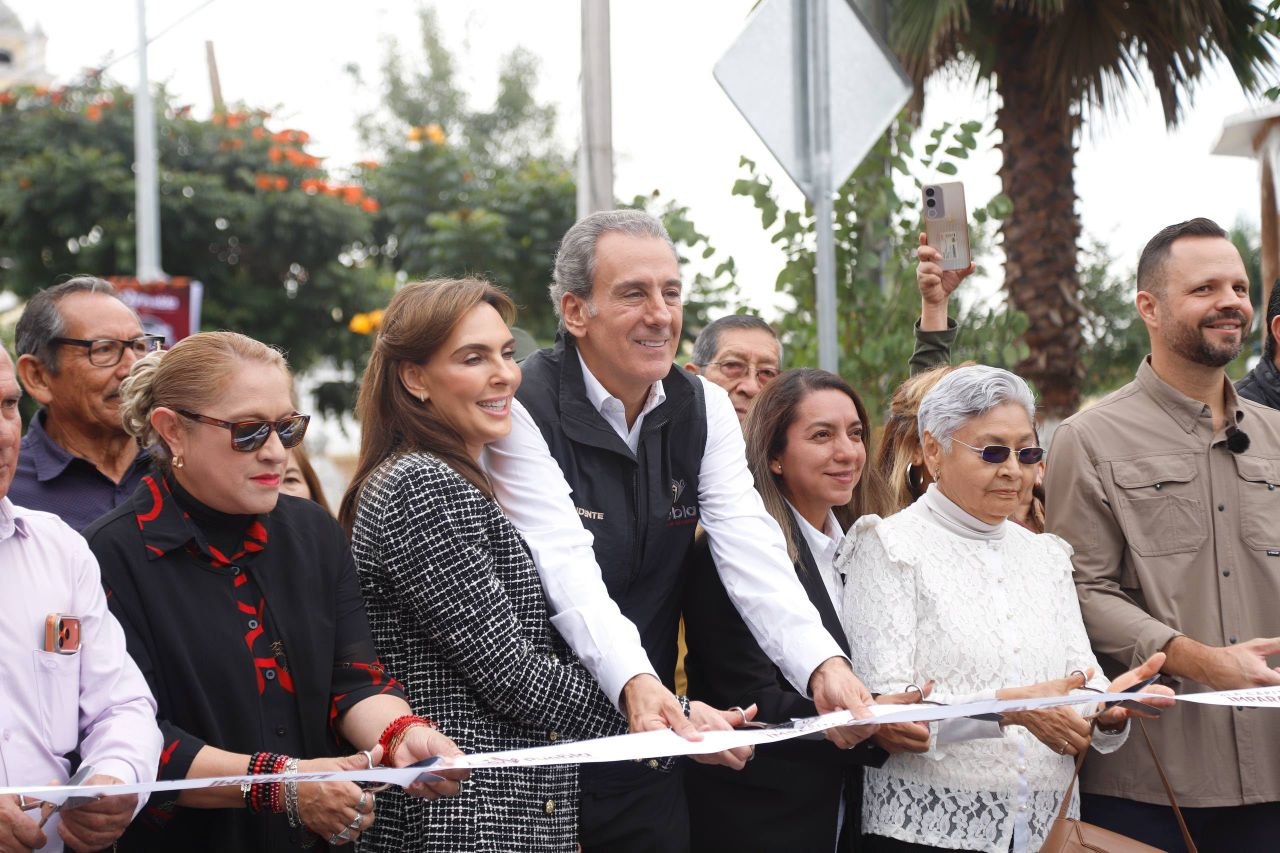 Chedraui entrega obras de vialidad en San Felipe Hueyotlipan