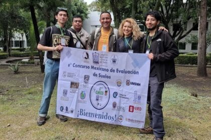 Estudiantes evalúan suelos en Puebla con la BUAP