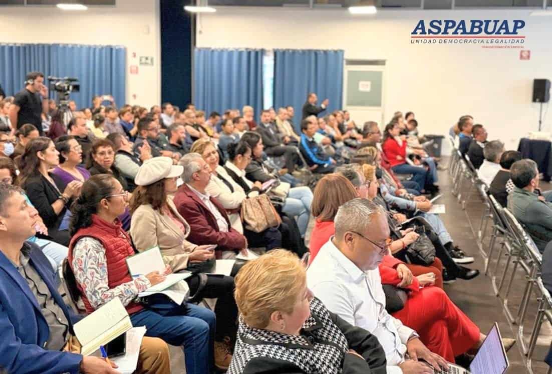 Sostiene secretario general de ASPABUAP reuniones informativas con los sindicalizados